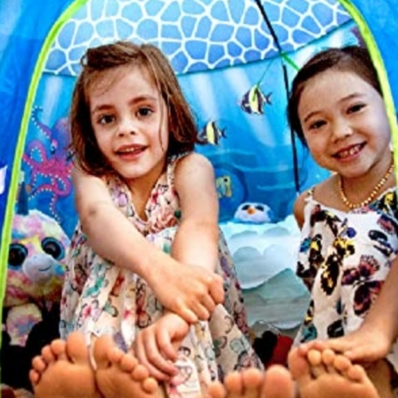 KIDS "LITTLE MERMAID"
PLAYHOUSE TENT - Picture 3 of 12